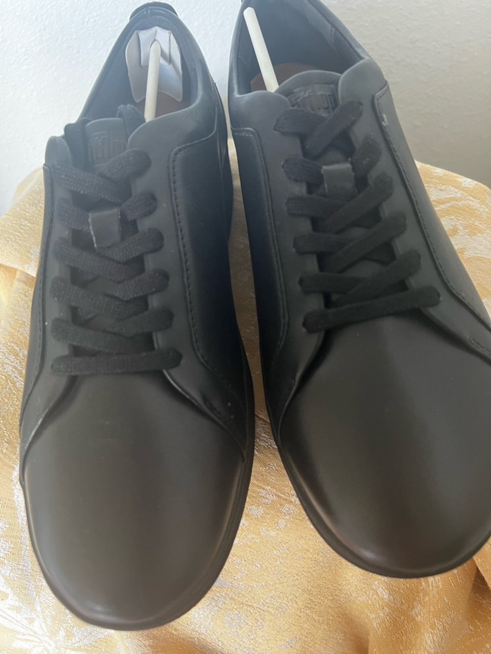 FlipFlop Rally Leather Sneakers size 9 New